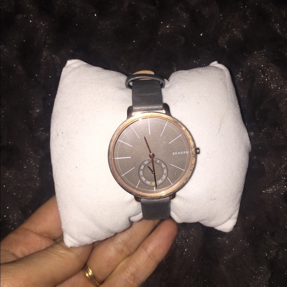 Skagen Grey and Rose Gold Women’s Leather Watch